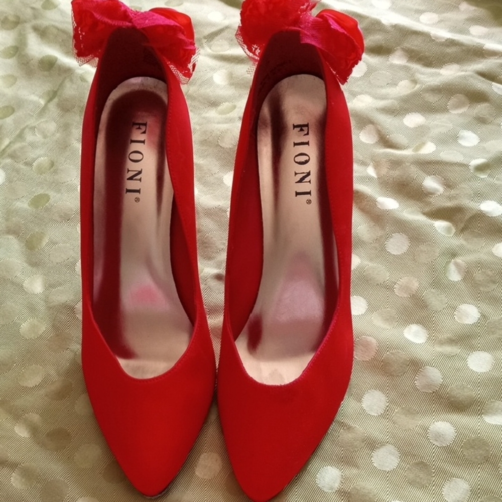 FIONI Clothing Bold Red Satin Heels
